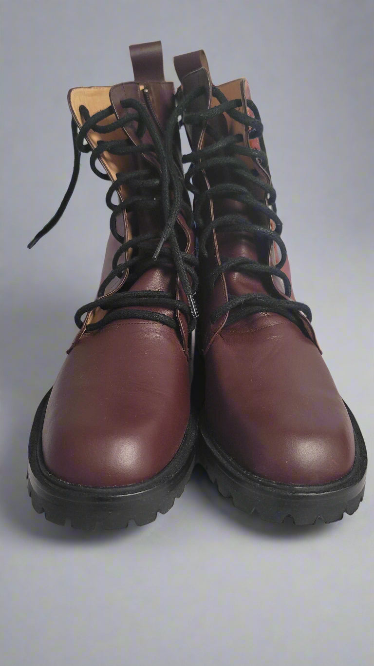 Low Roma Lace Up Boot in Tannat Size 40