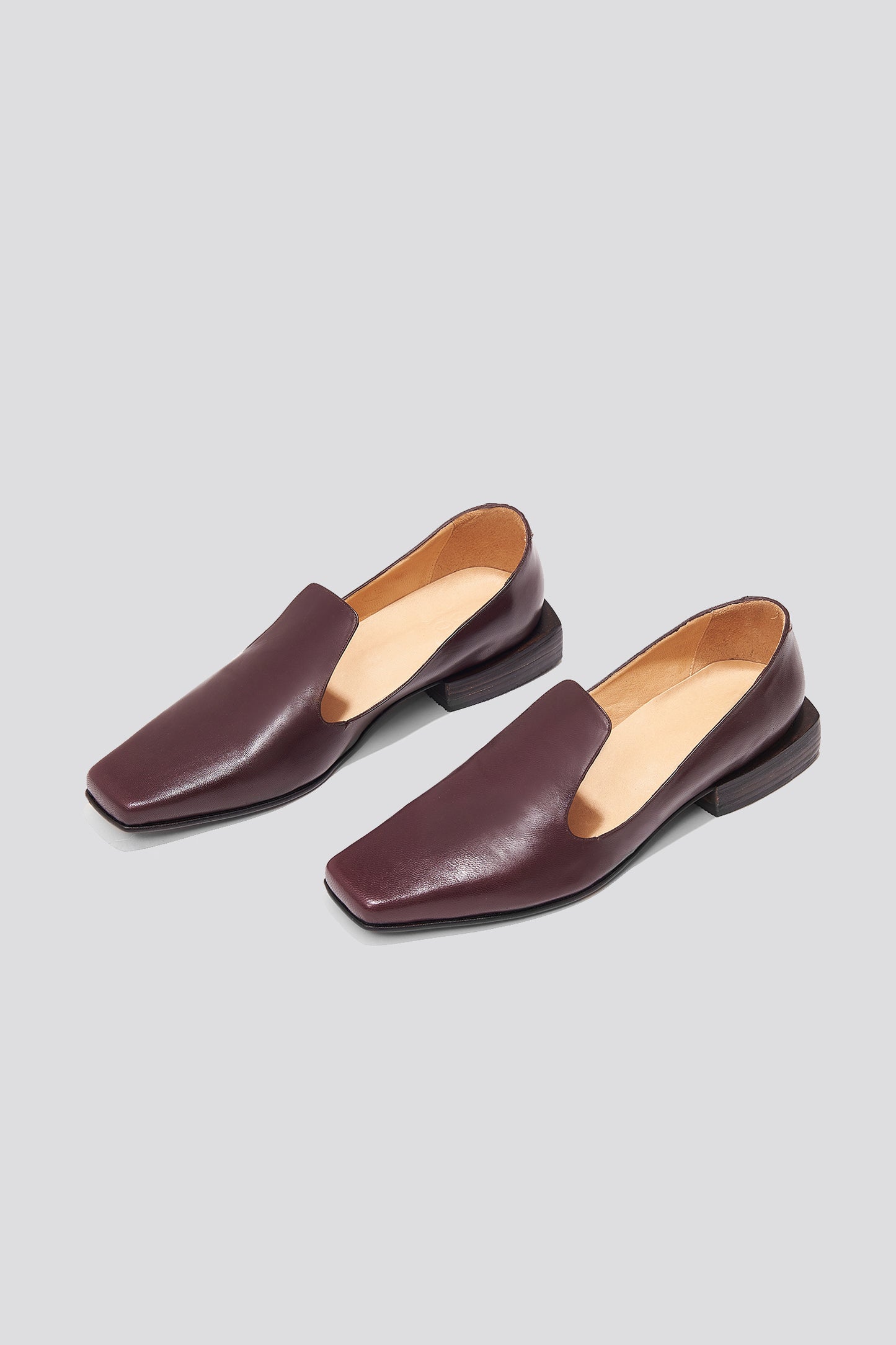 Olympia Loafer in Pinot (USA)