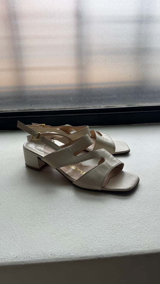 vintage slingback sandals in ivory size 38