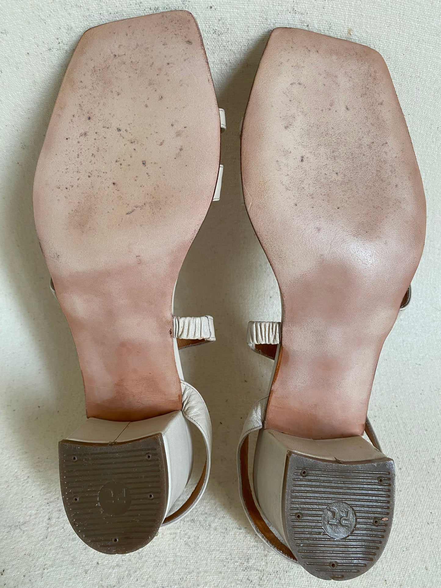 Delfina Sandal in Marfil Size 39.5
