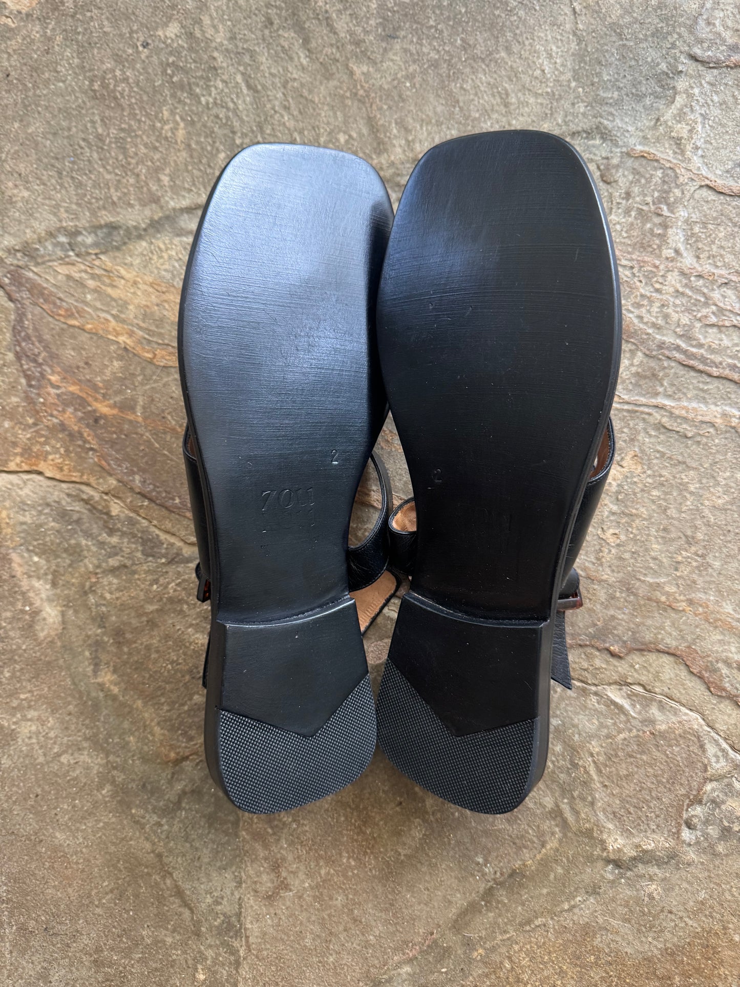 Anto Sandal in Black Size 42