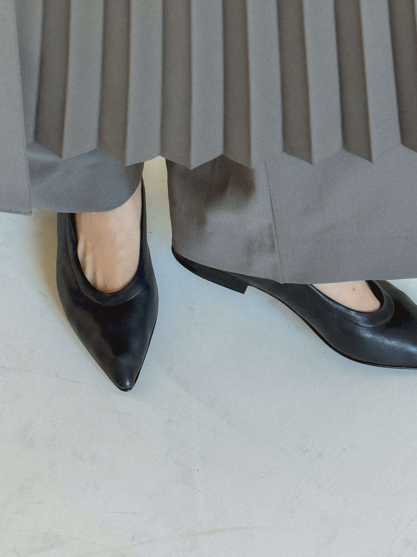 The Lina Flat in Black - PRE-ORDER