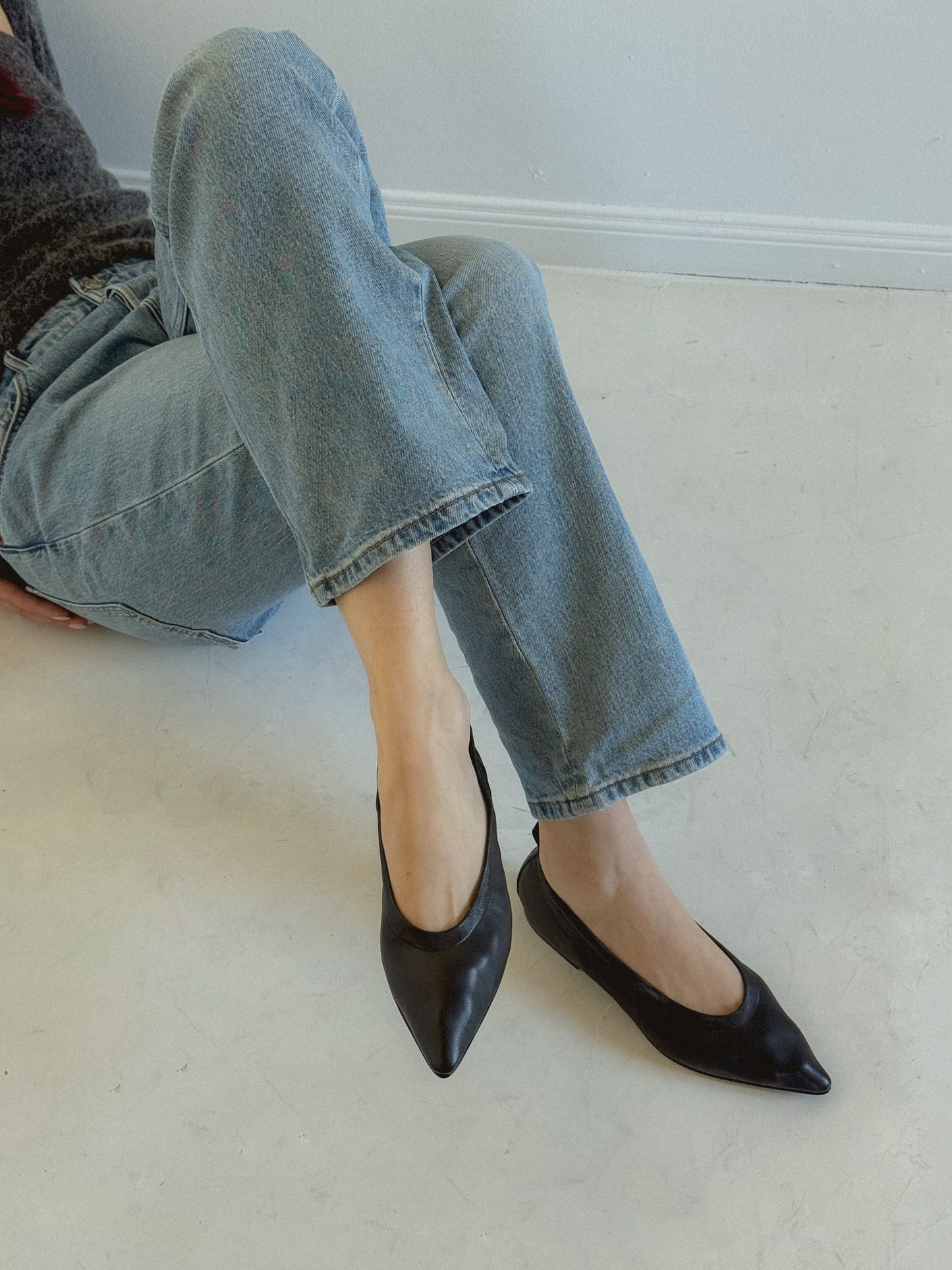 The Lina Flat in Black - PRE-ORDER