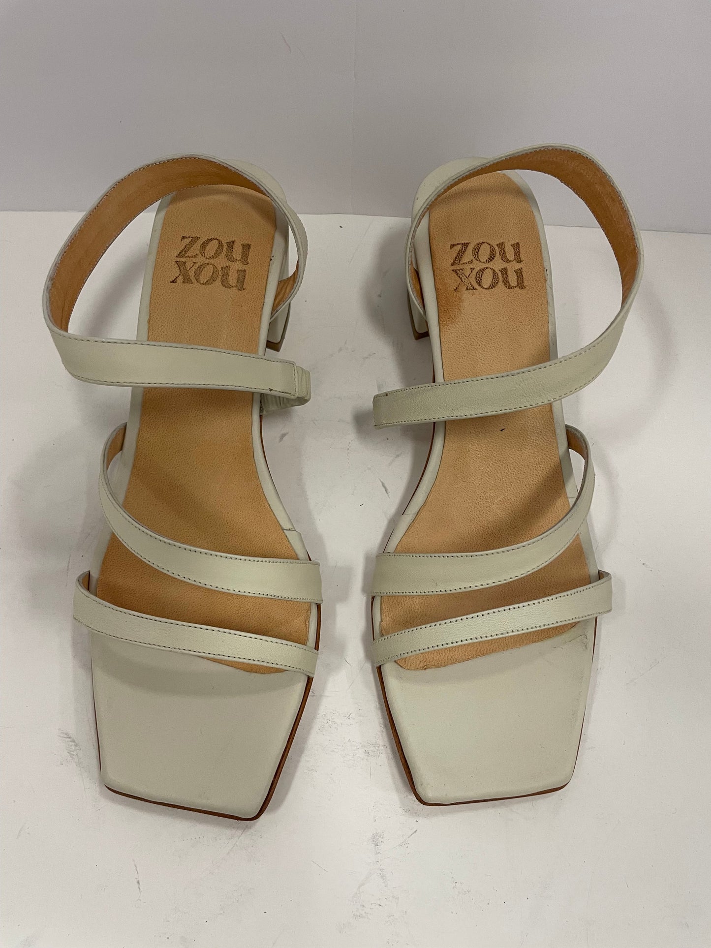 Delfina Sandal in Marfil Size 38