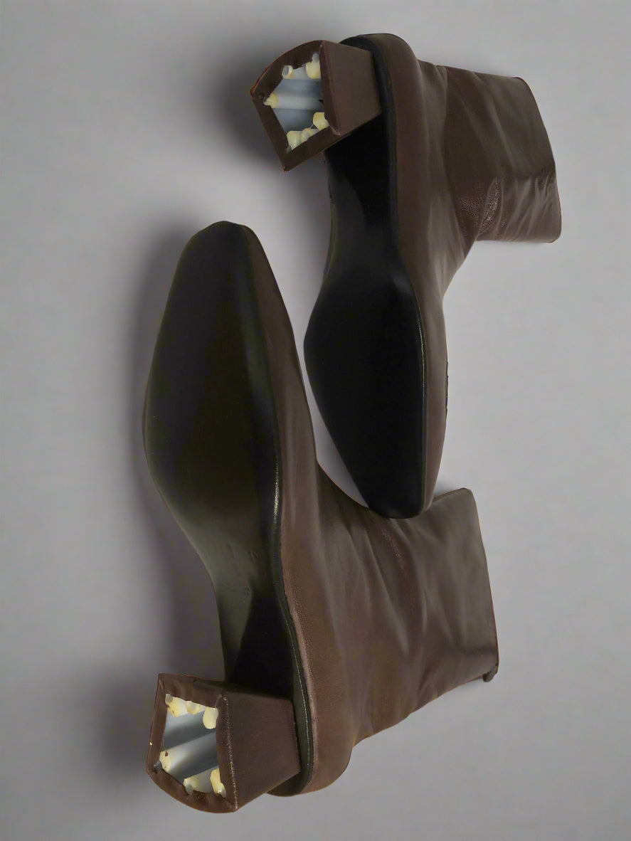 Ola Boot in Pinot Size 41