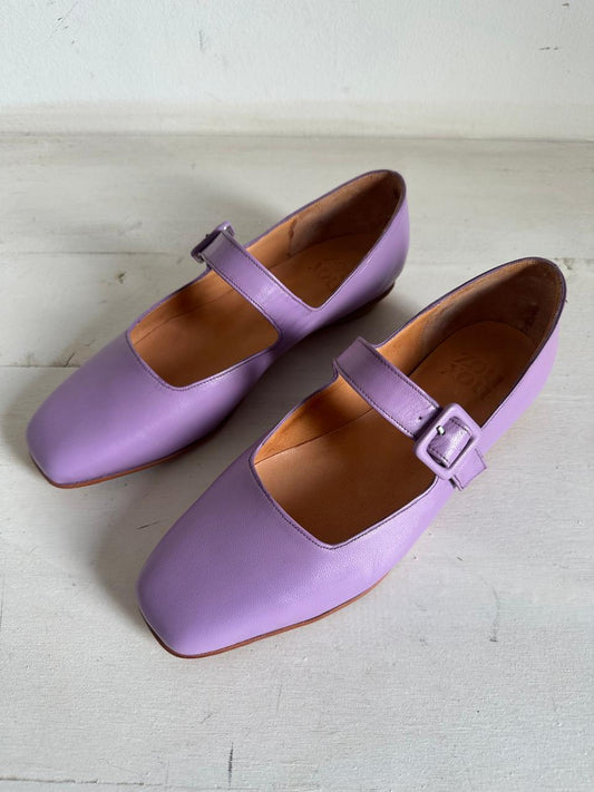 Eugenia Flat in Lilac Size 39