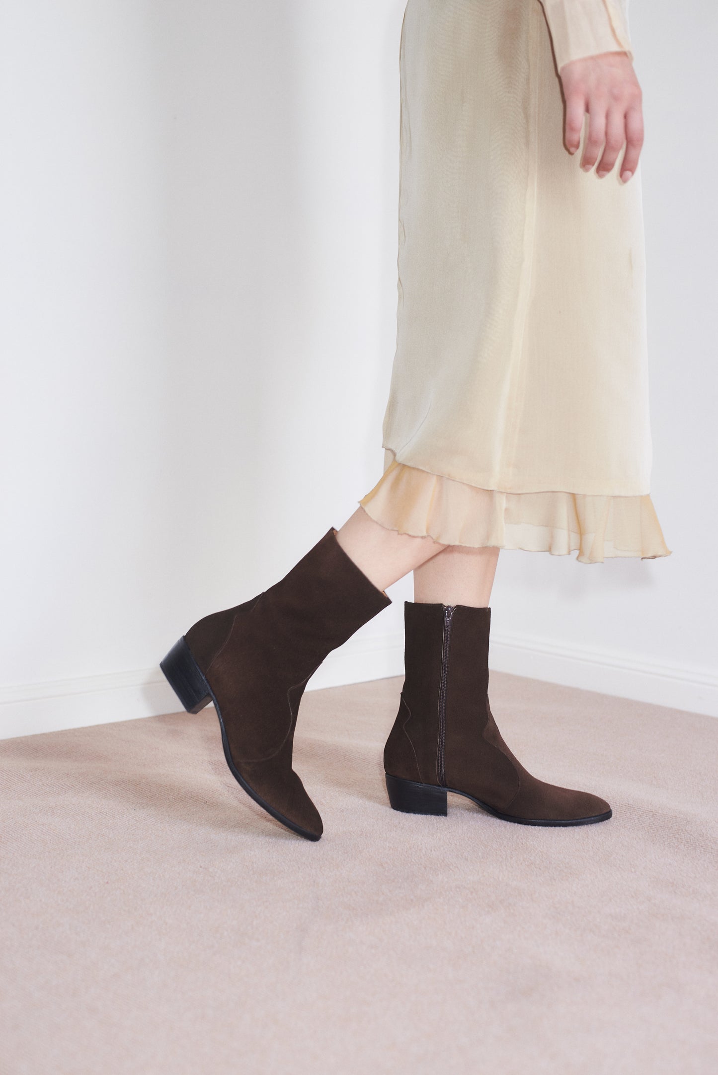 Guada Western Boot in Coffee Suede (USA)