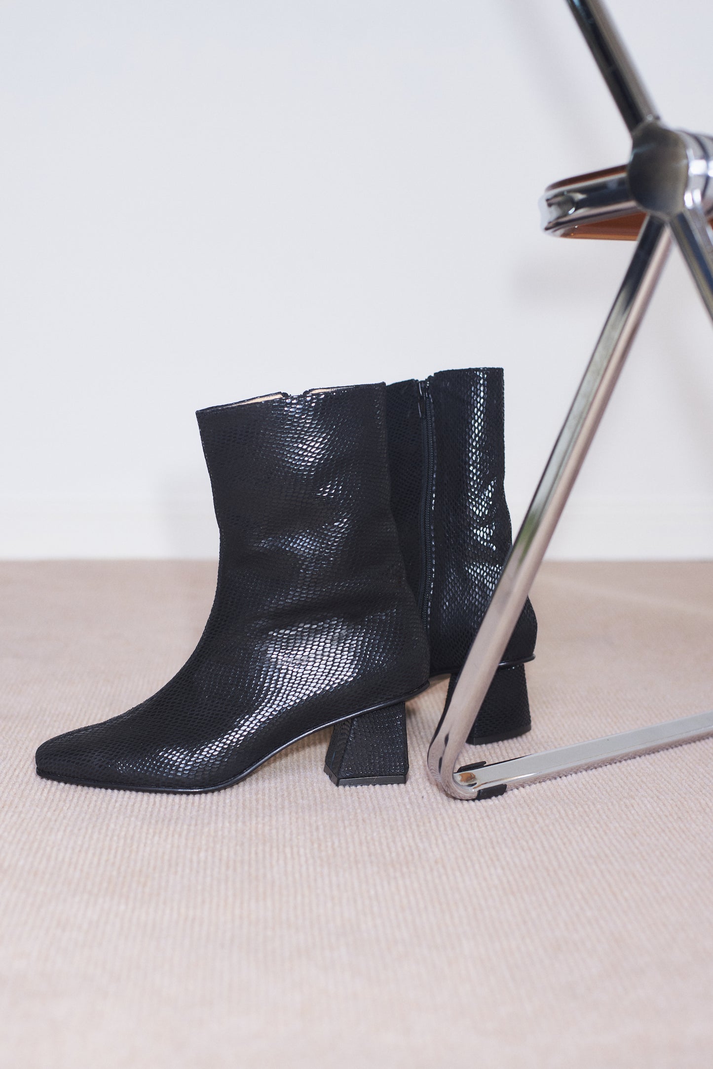 Ola Glove Boot in Black Snake (USA)