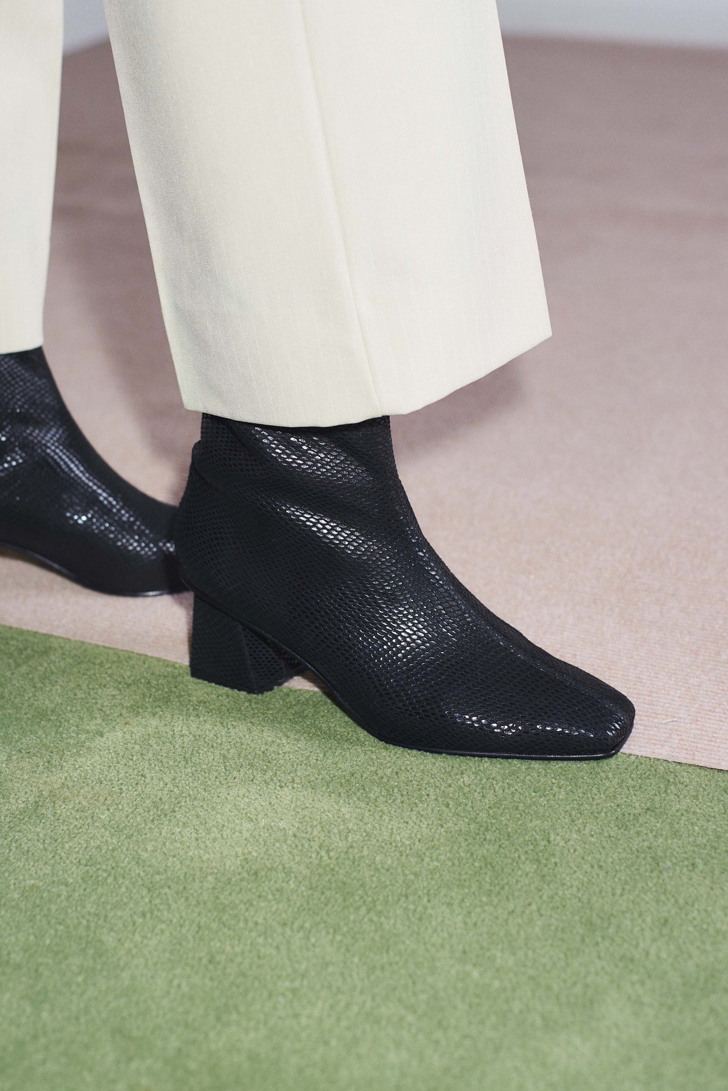 Ola Glove Boot in Black Snake (USA)