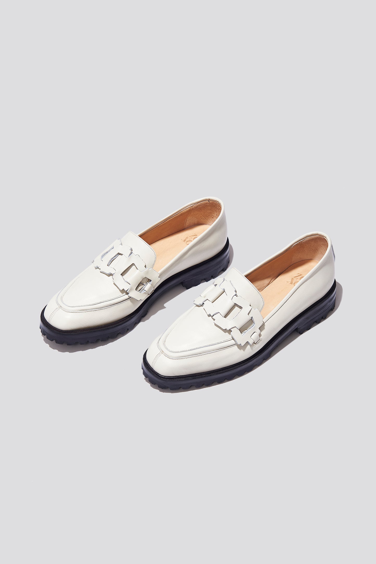 Trini Loafer in Marfil (USA)