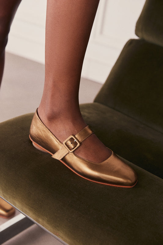 Eugenia Flat in Bronze (USA)
