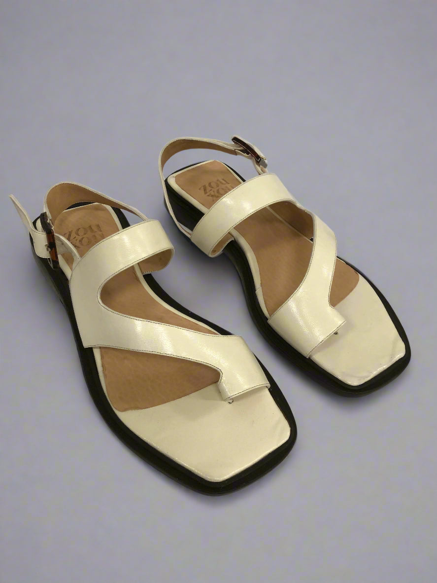 Anto Sandal in Marfil Size 38