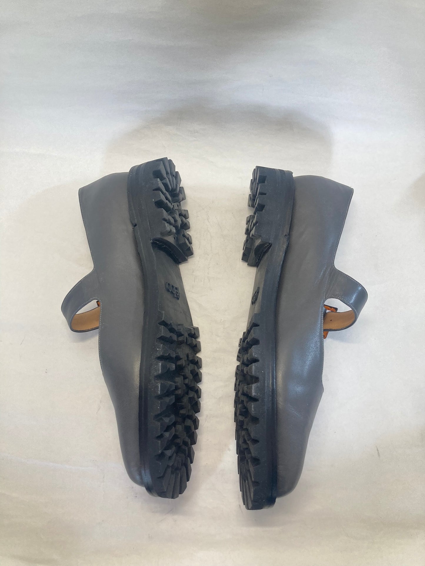 Uchi Flat in Graphite Size 42