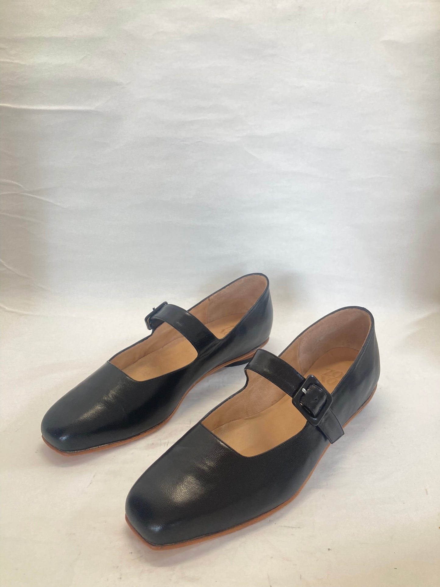 Eugenia Flat in Black Size 39