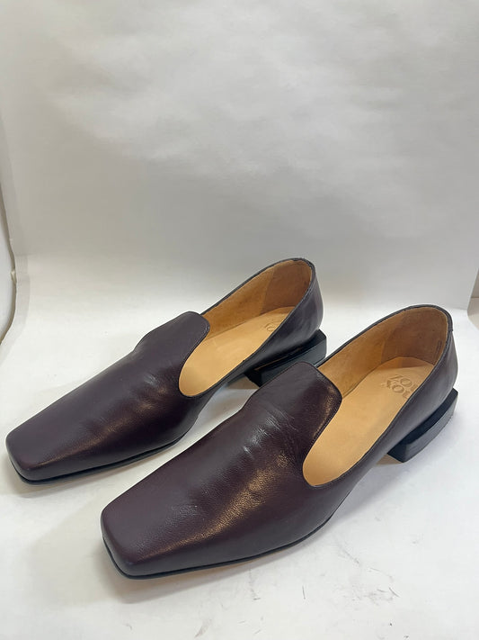 Olympia Loafer in Pinot Size 41