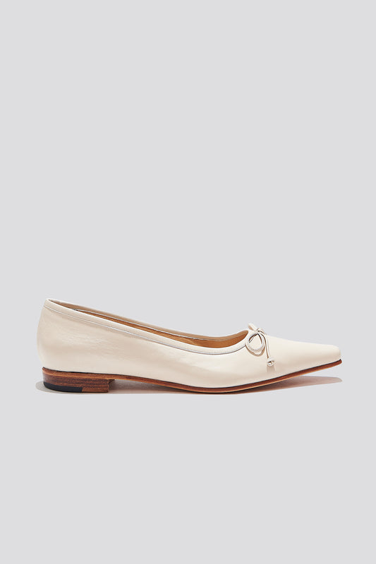 Ema Bow Ballet Flat in Marfil