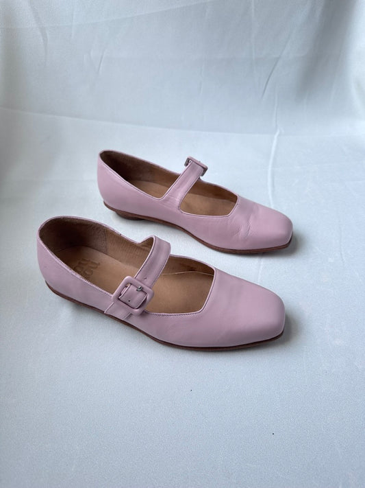 Eugenia in Pale Pink Size 36