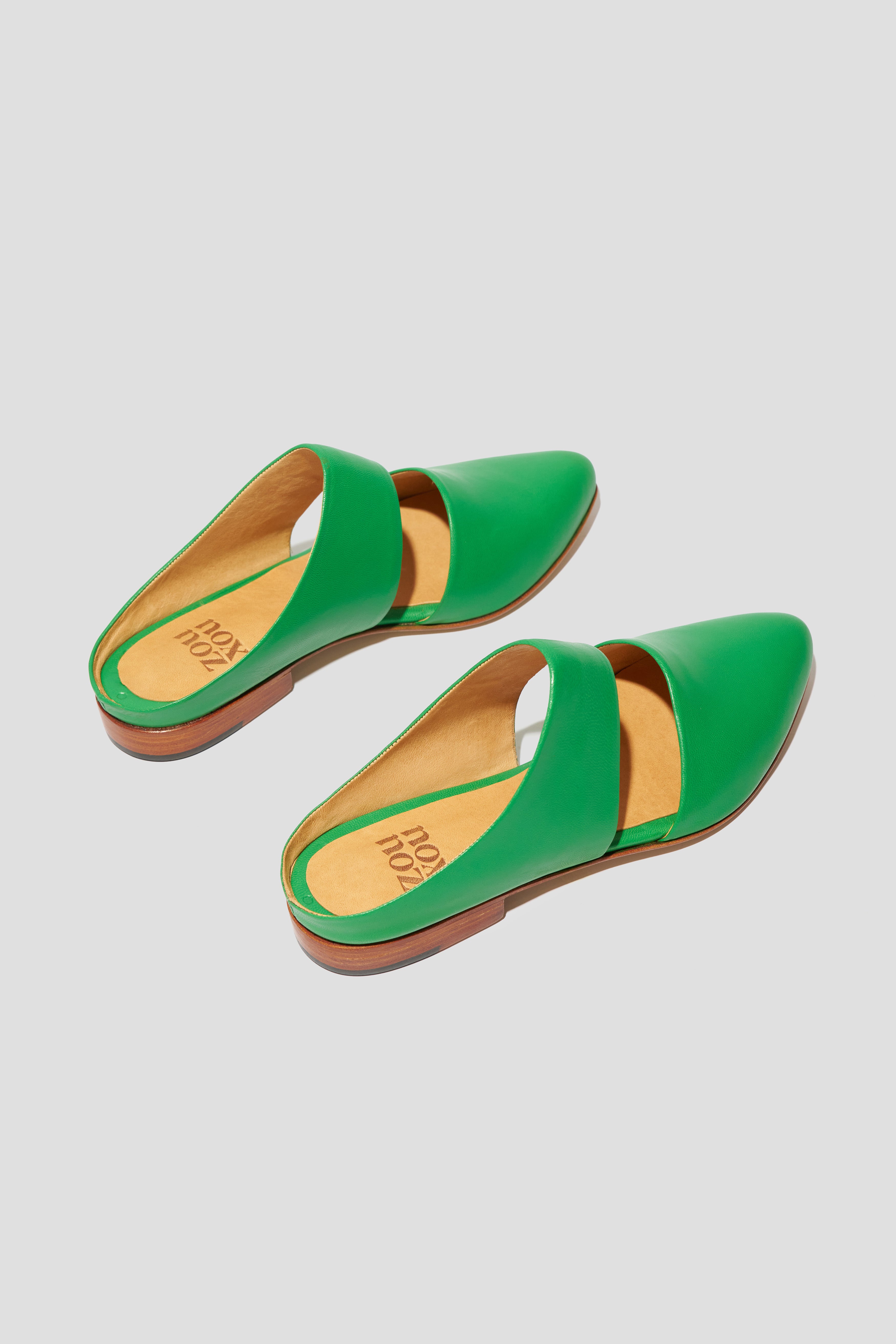 Mule in Grass – ZOU XOU