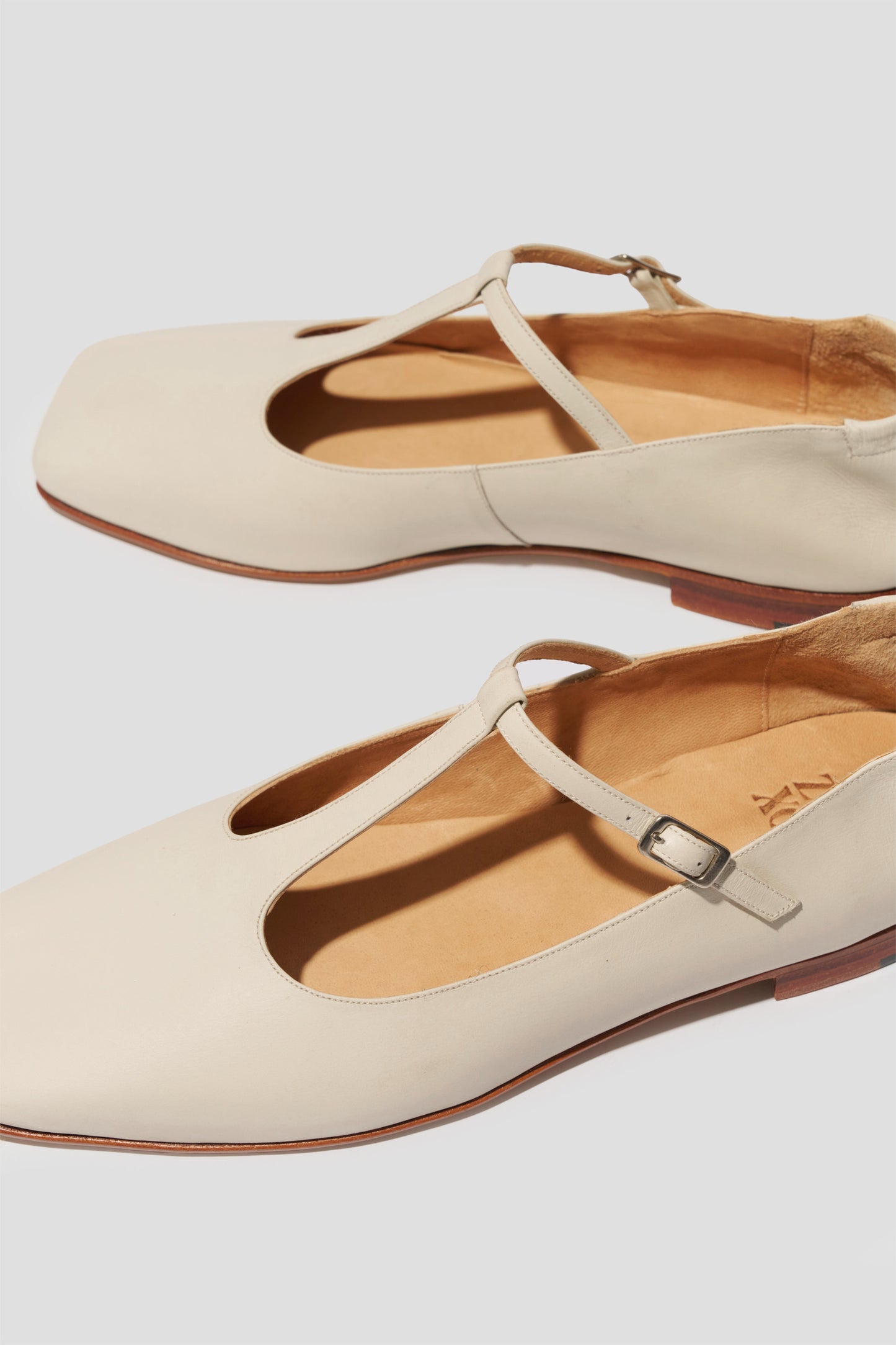 Juana T-Strap Flat in Marfil