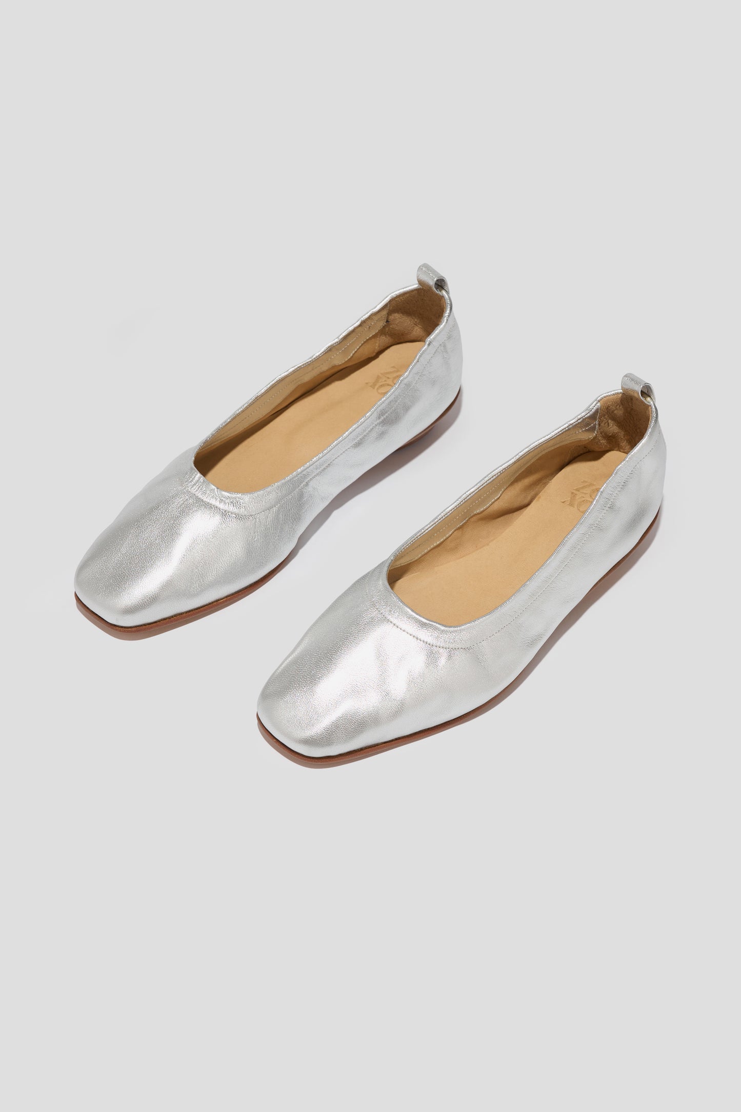 Daria Glove Flat in Silver