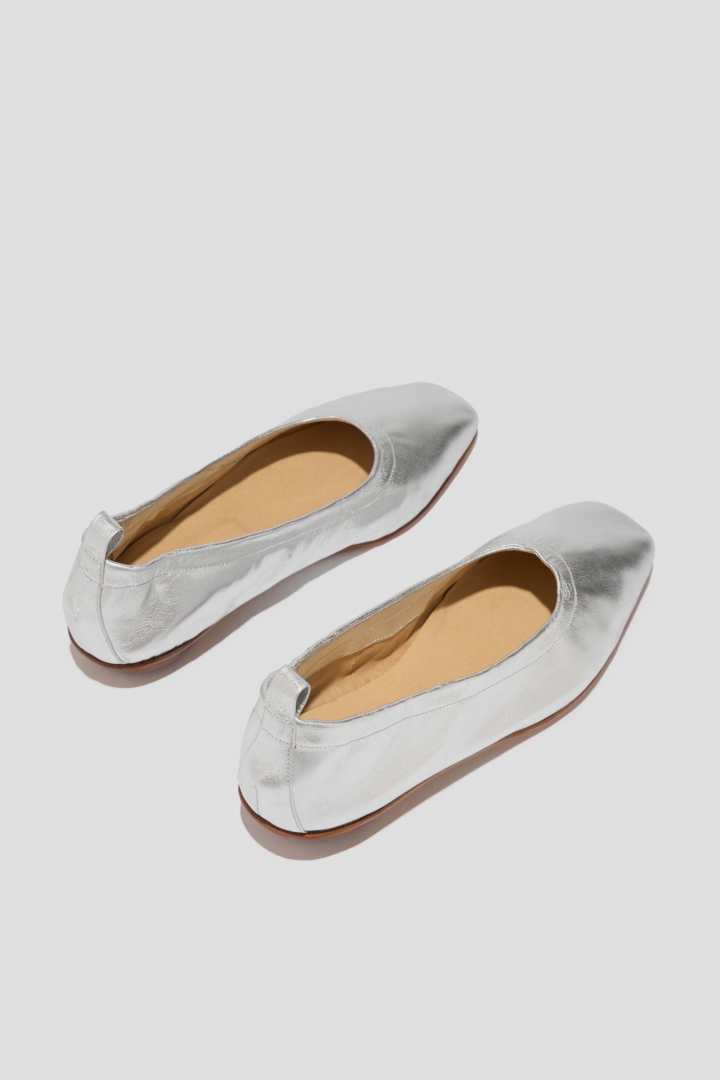 Daria Glove Flat in Silver