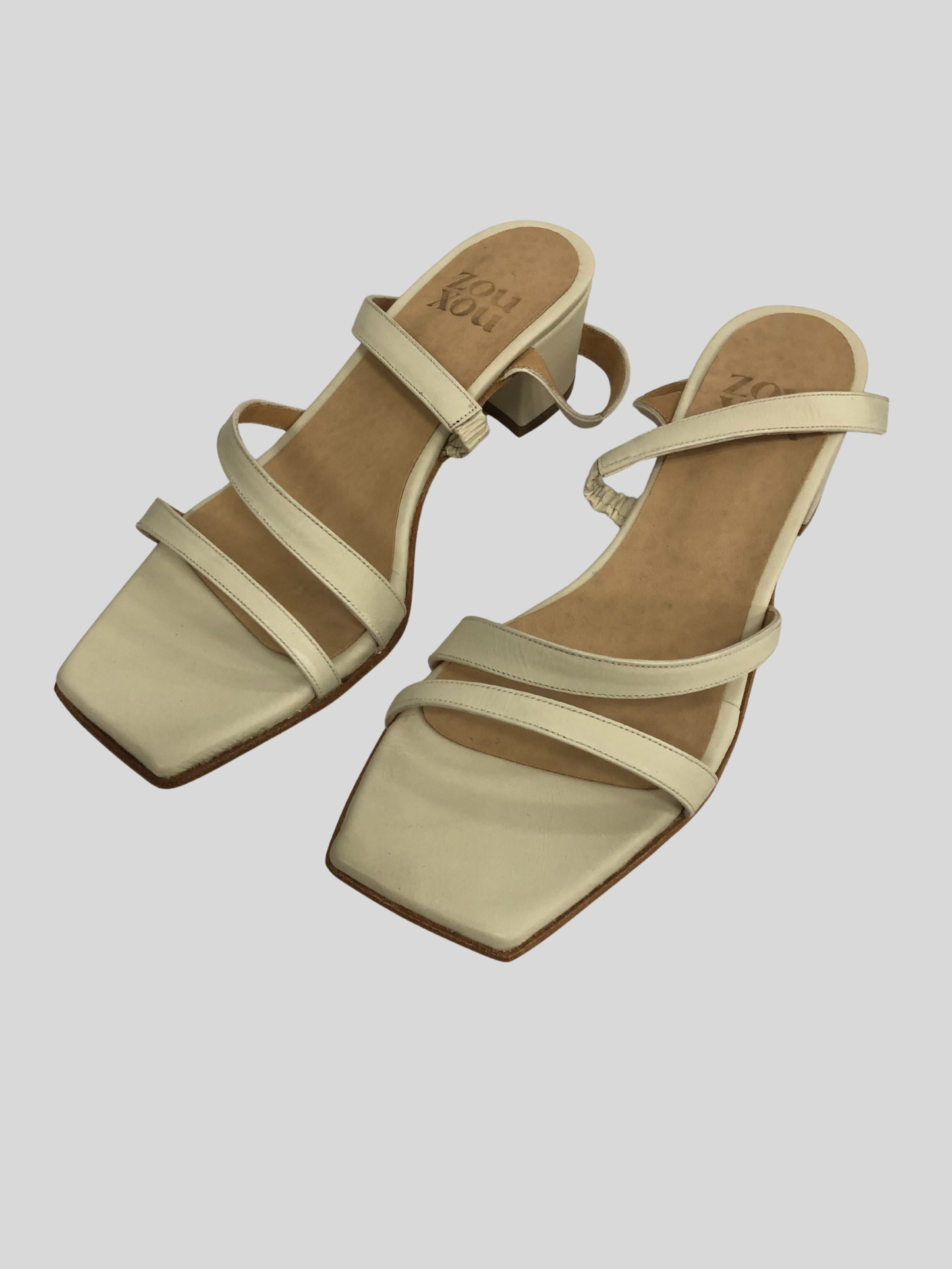 Delfina Sandal in Marfil 39.5