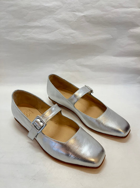 Eugenia Flat in Silver Size 39
