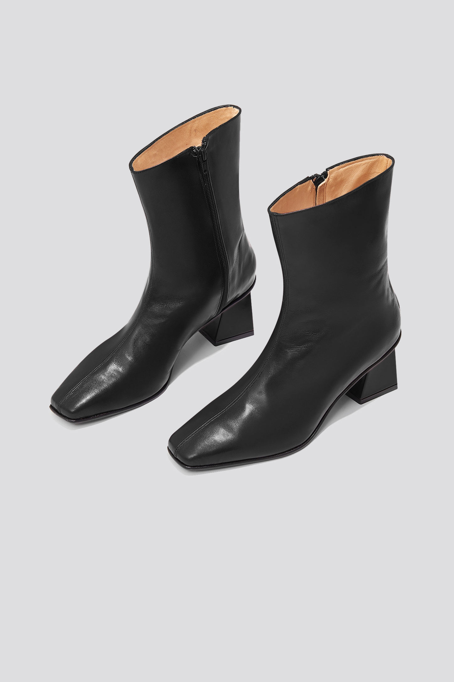 Ola Glove Boot in Black