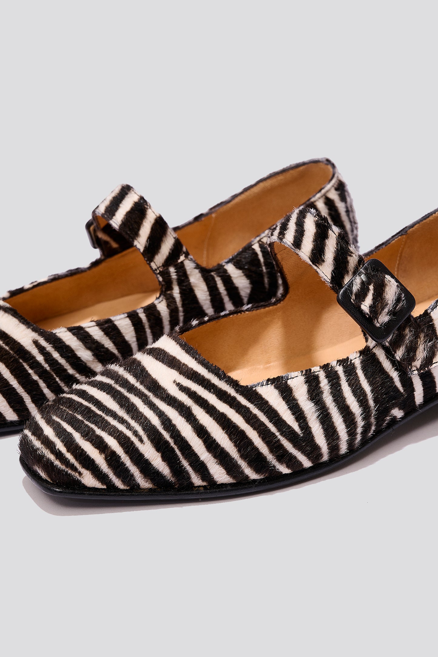 Eugenia Flat in Zebra