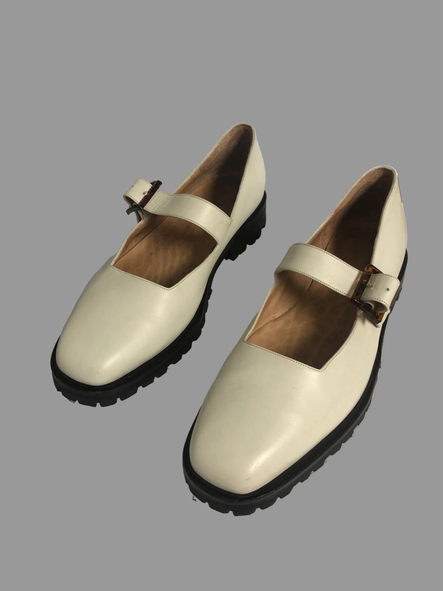 Uchi Flat in Marfil Size 42