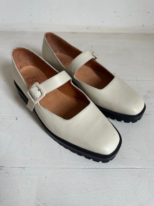 Uchi Flat in Marfil Size 41