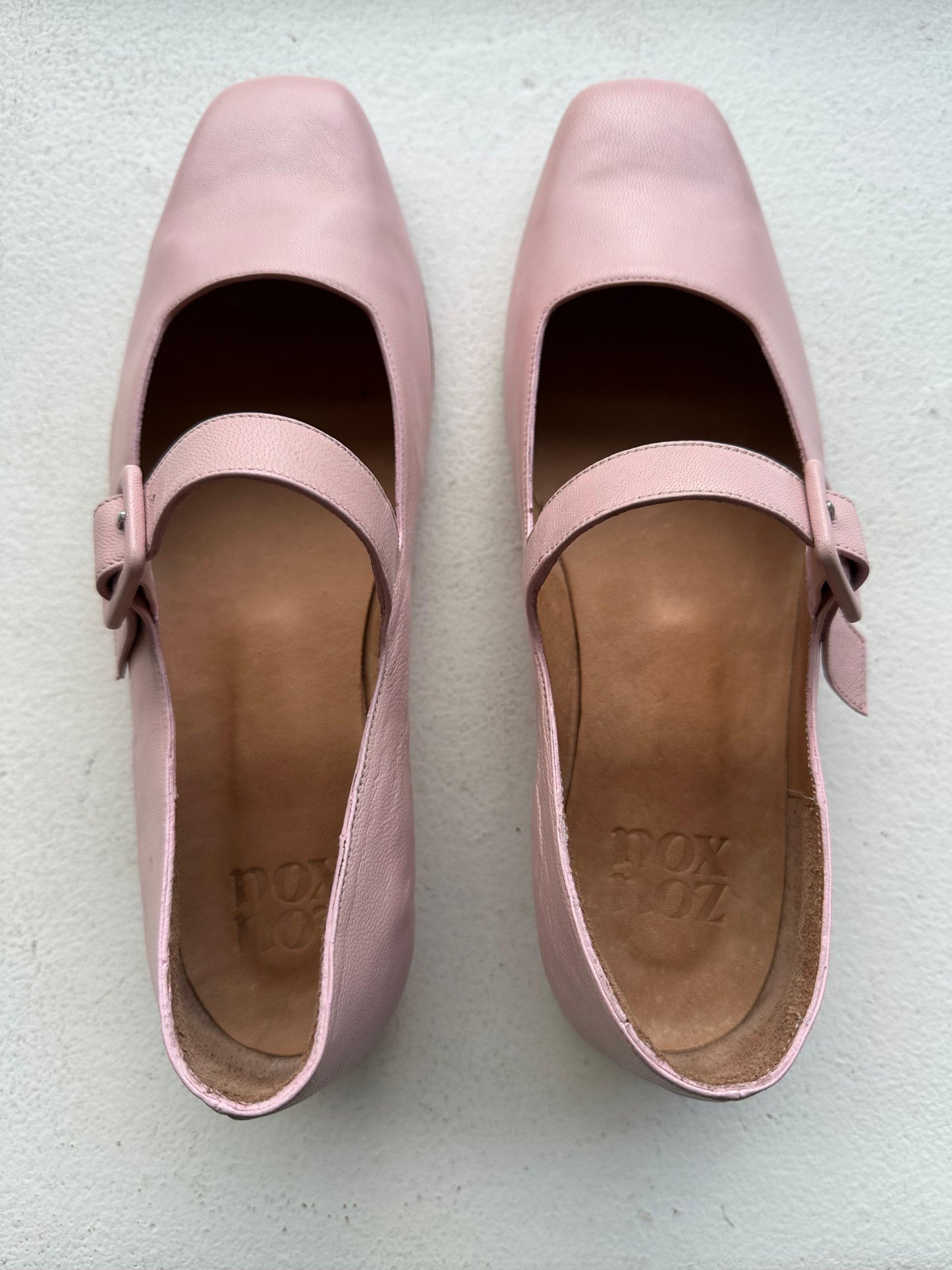 Eugenia in Pale Pink Size 40