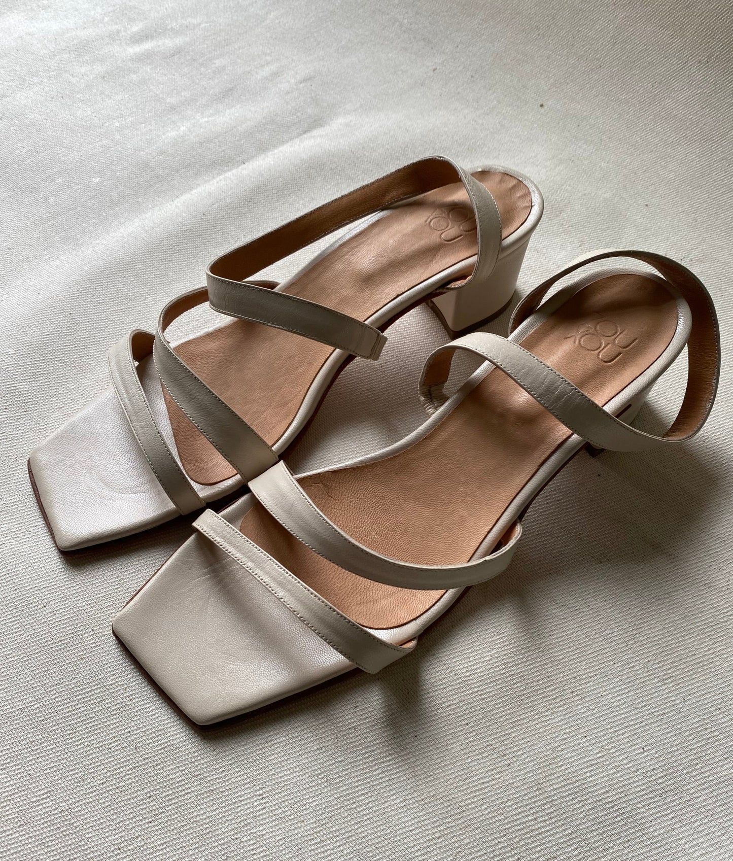 Delfina Sandal in Marfil Size 41.5