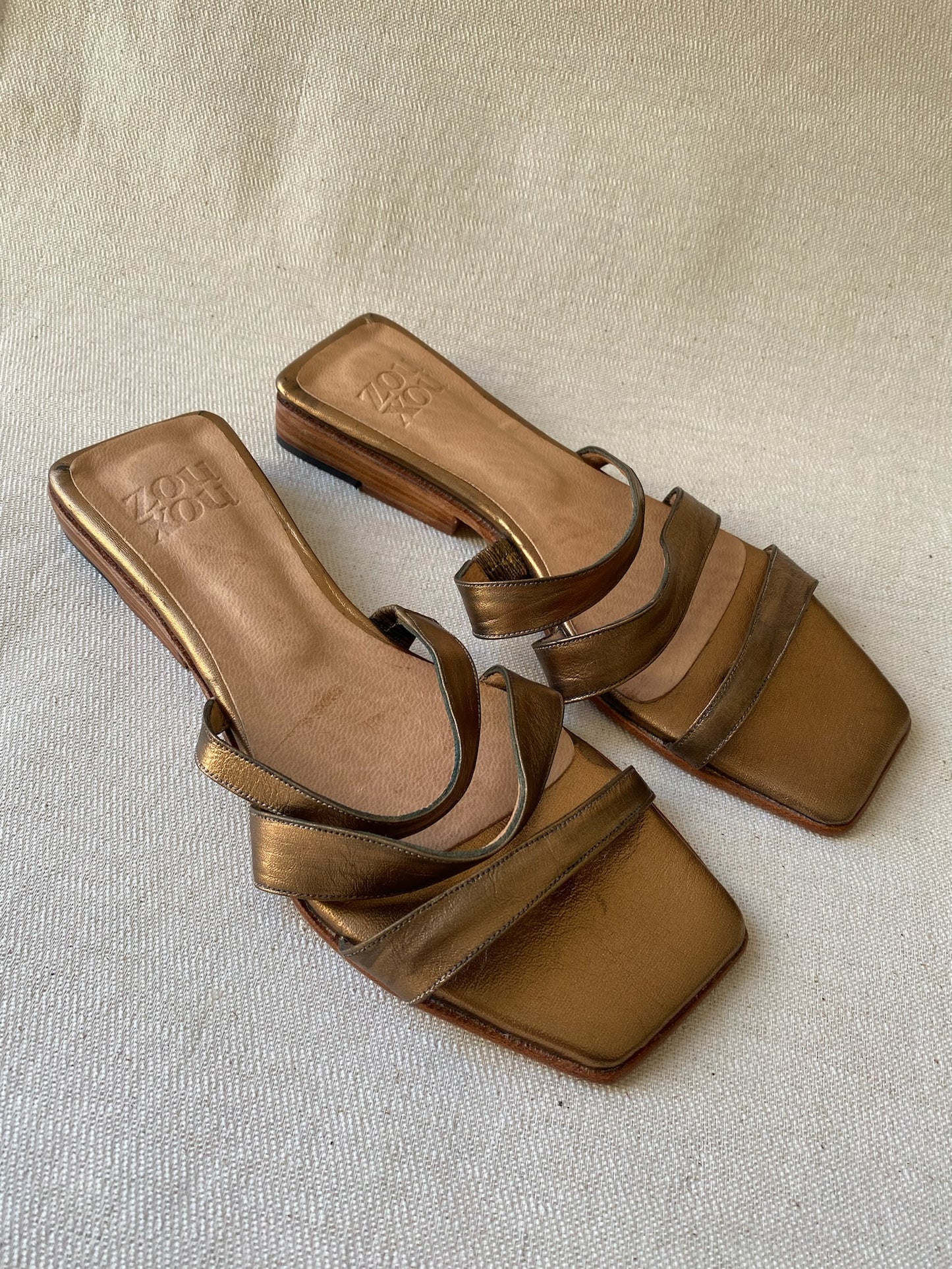 Lagos in Bronze Size 37