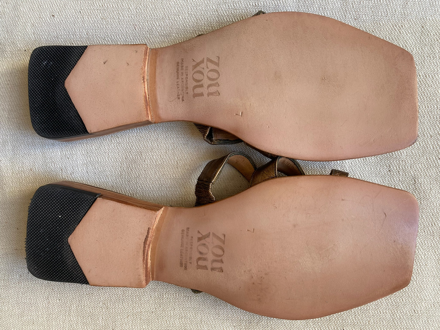 Lagos in Bronze Size 37