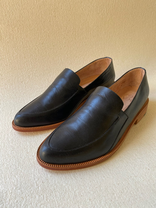 Loafer in Black Size 37