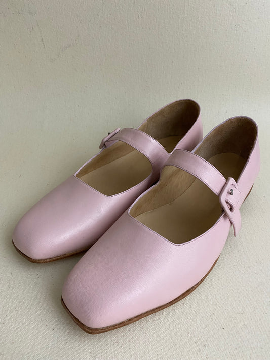 Eugenia in Pale Pink Size 41