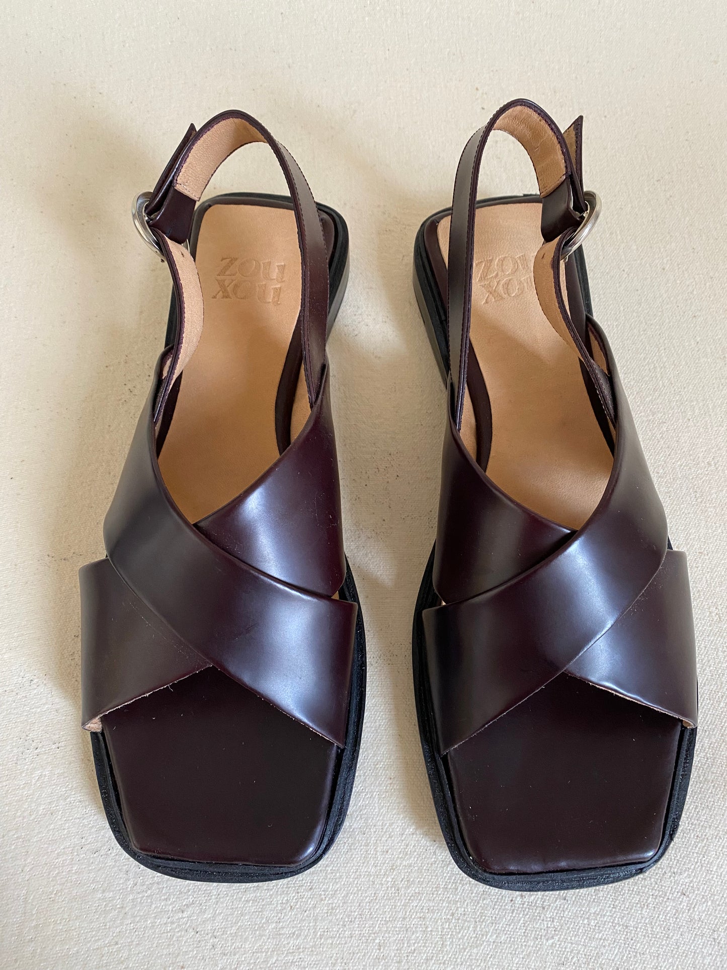 Mabel in Tannat Size 42