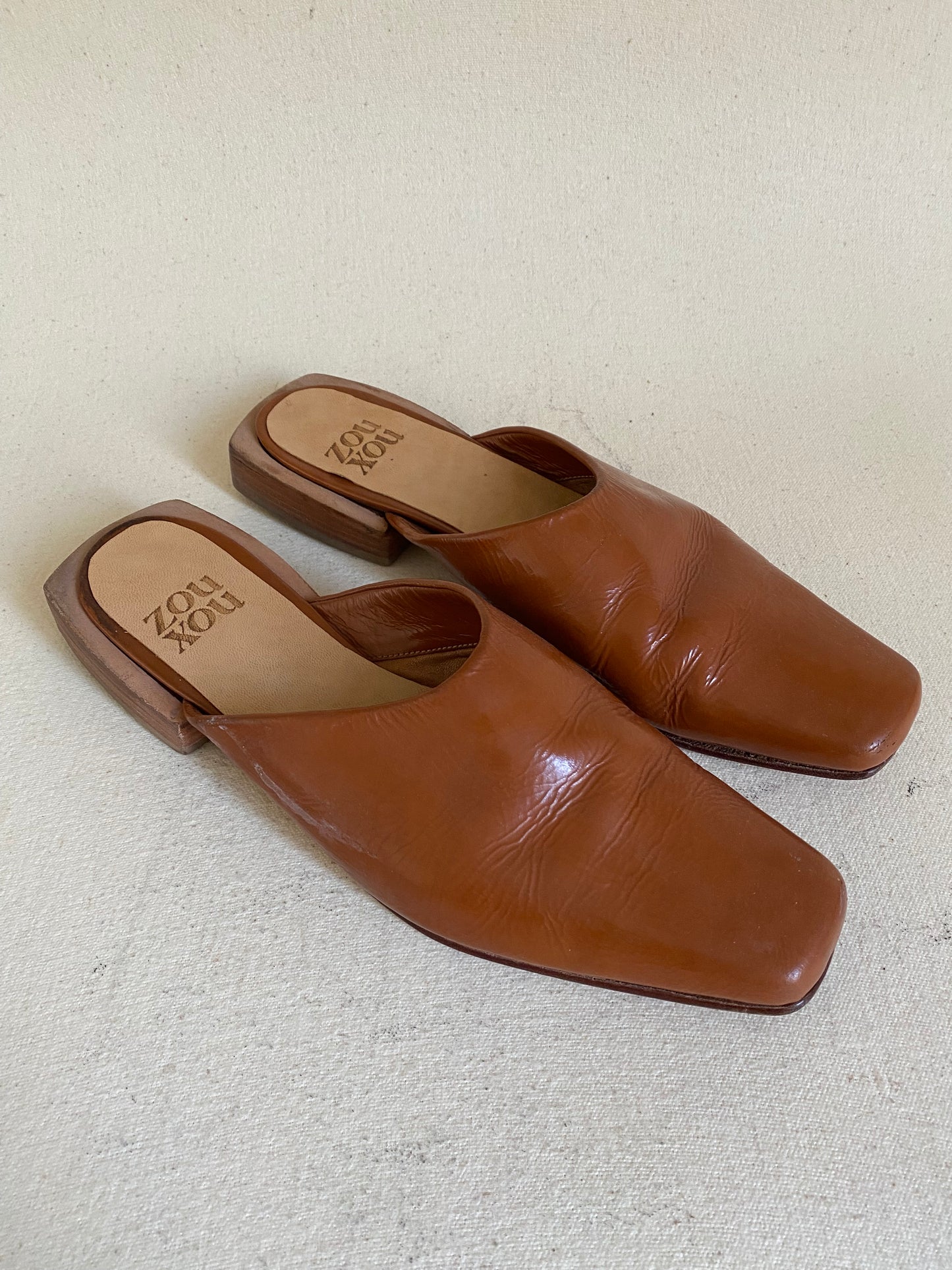 Alba in Caramel Patent Size 41