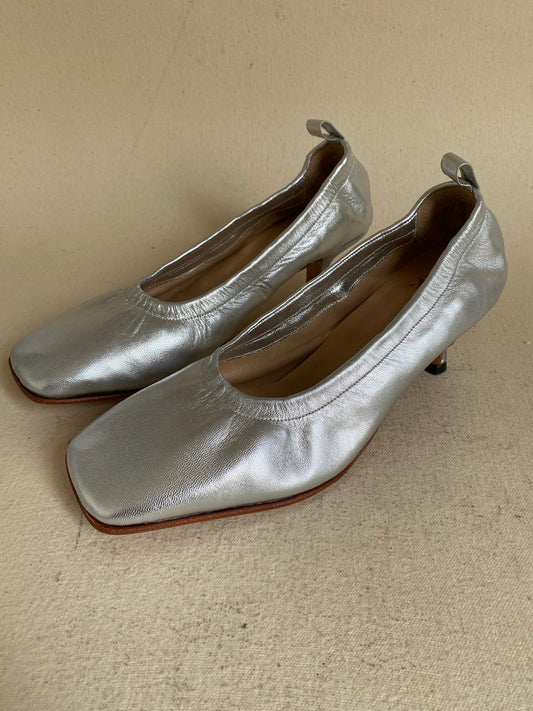 Carmen Pump in Silver Size 40