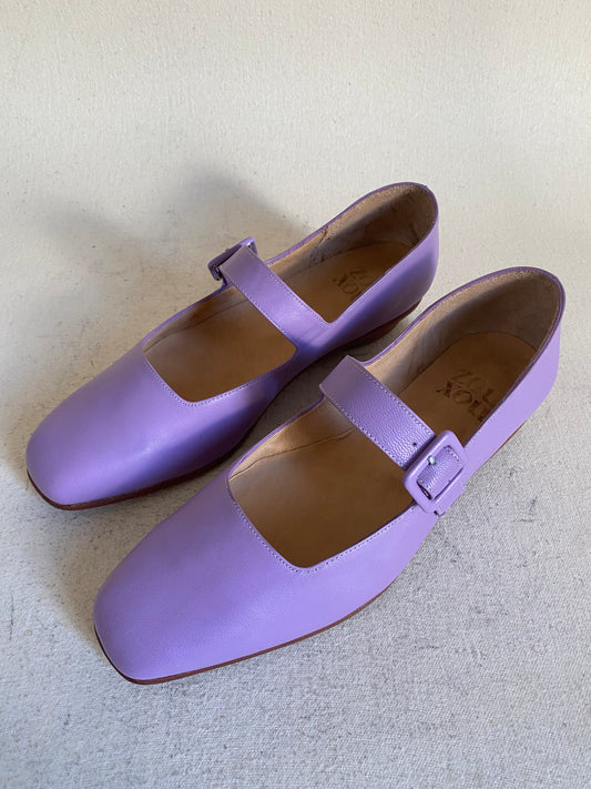 Eugenia in Lilac Size 38