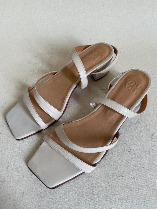 Delfina Sandal in Marfil Size 39.5