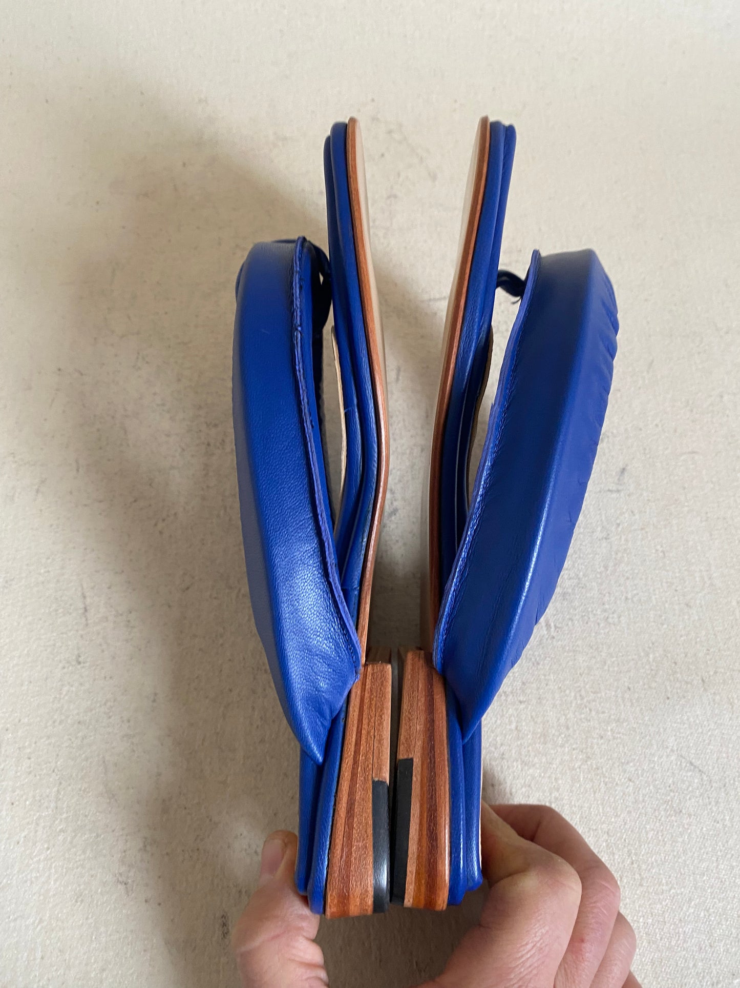 Mani in Cobalt Size 40