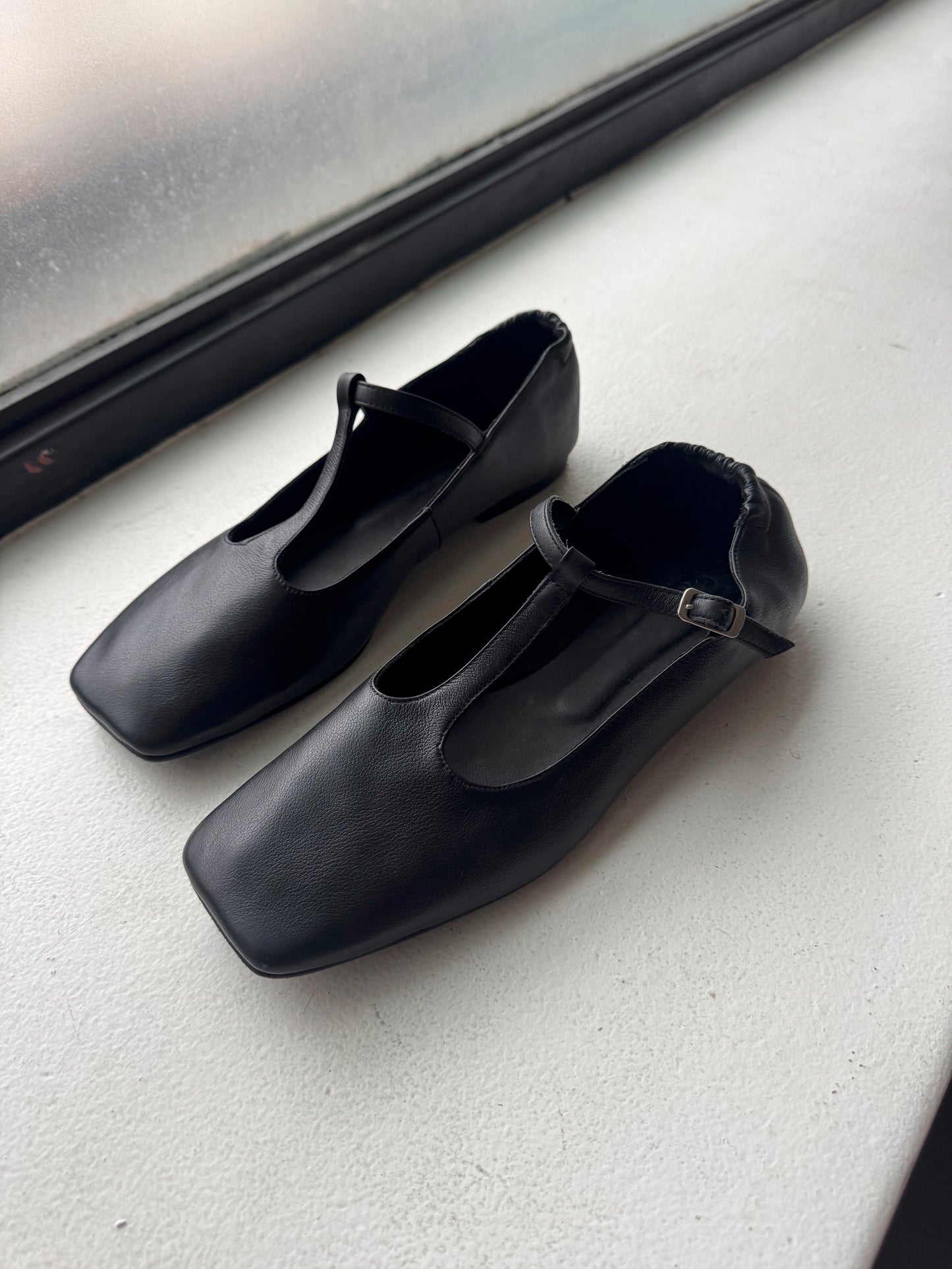 Juana Flat in Black Size 40