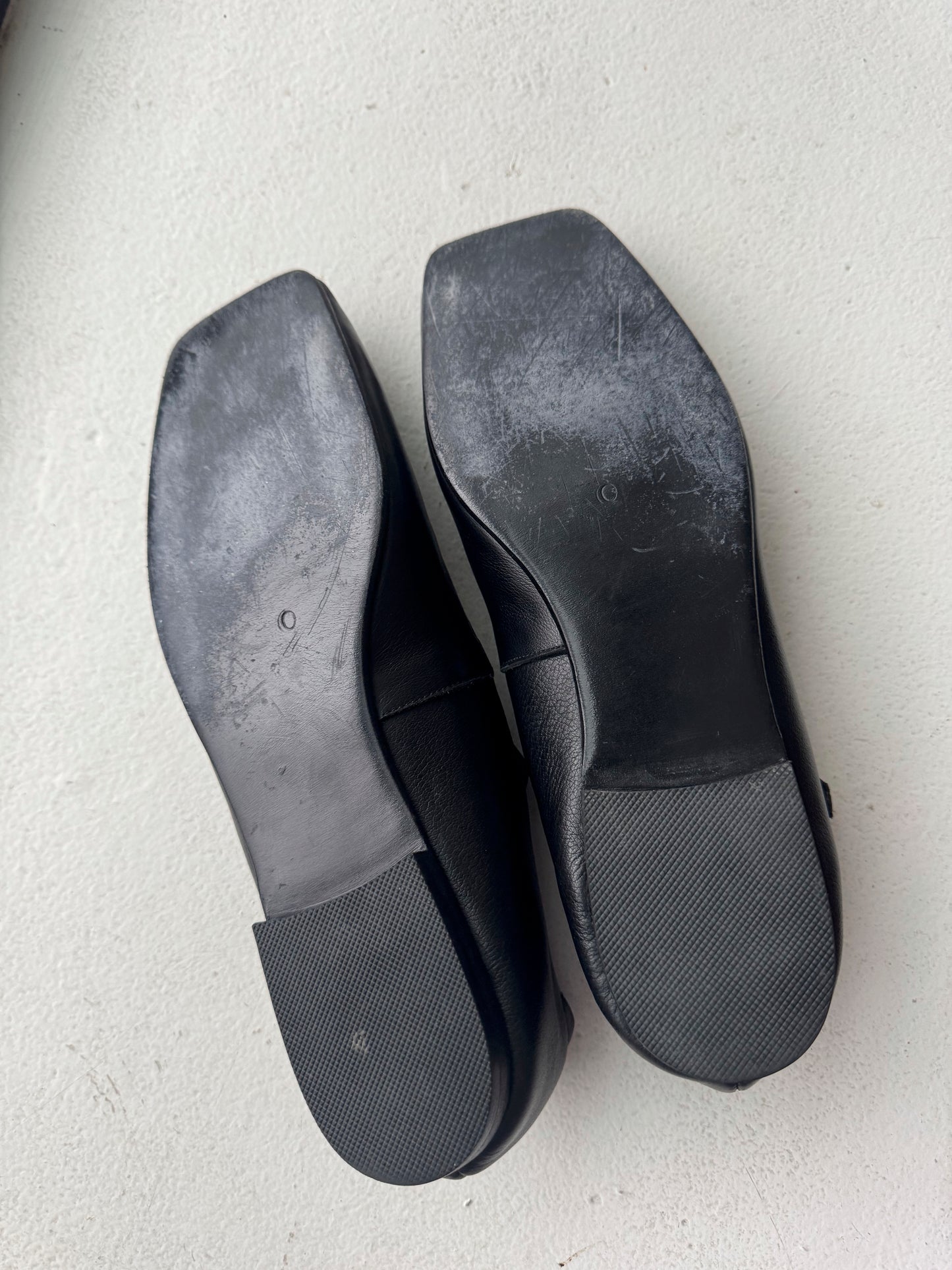 Juana Flat in Black Size 40