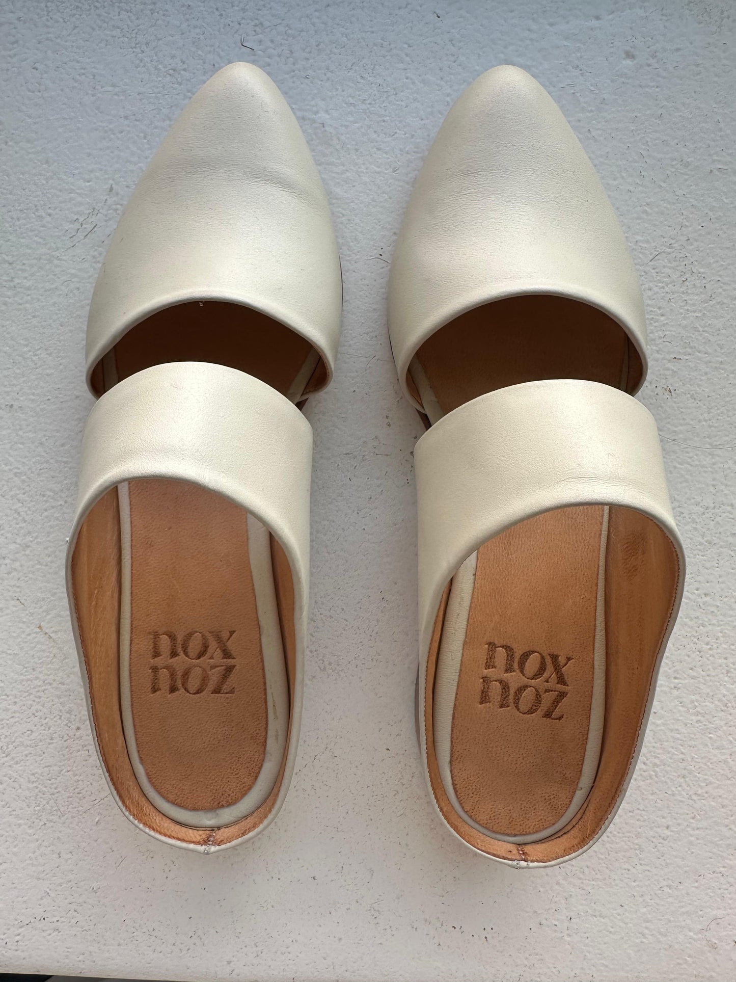 Mule in Marfil Size 40