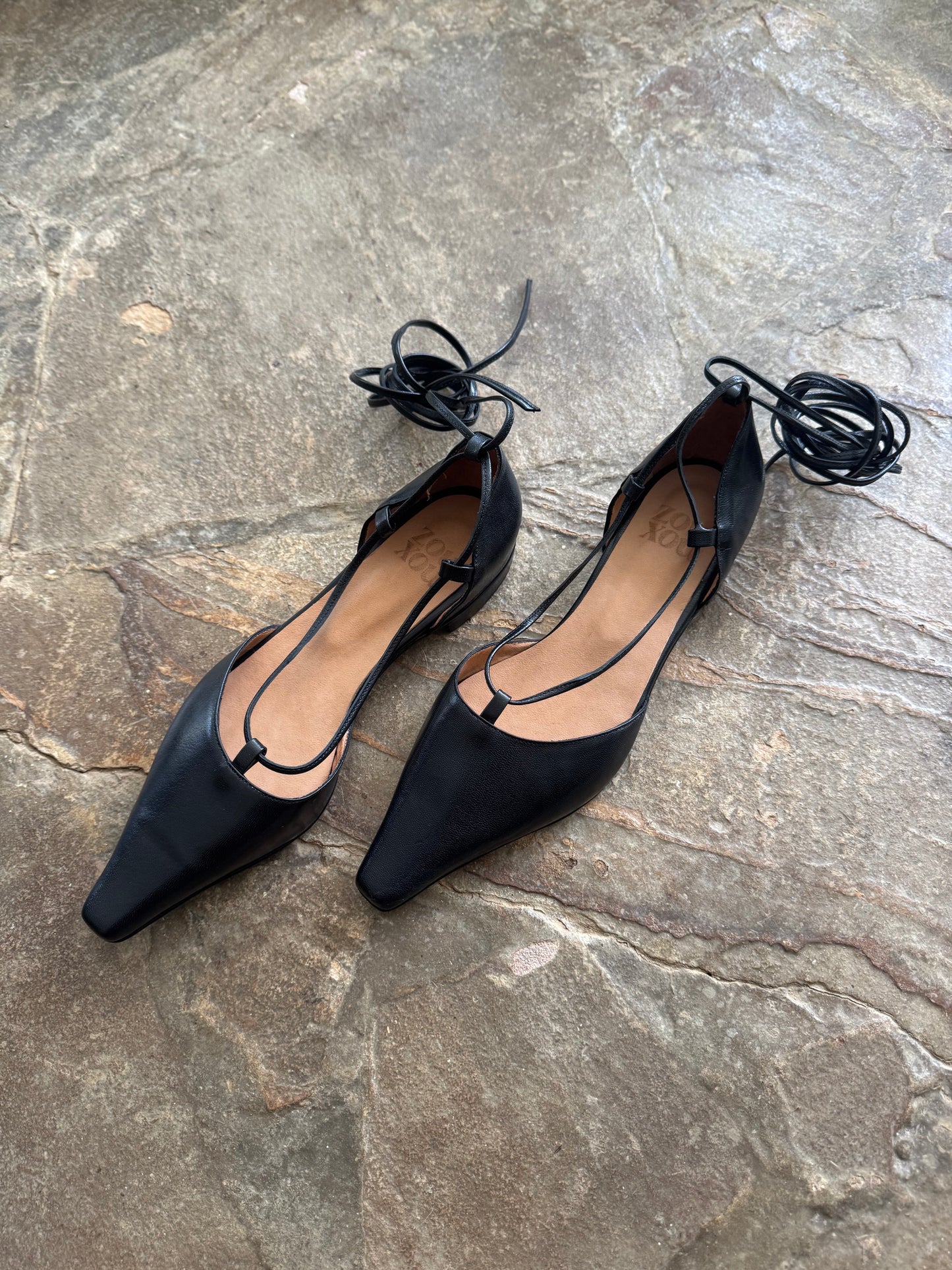 Paloma Flat in Black Size 38