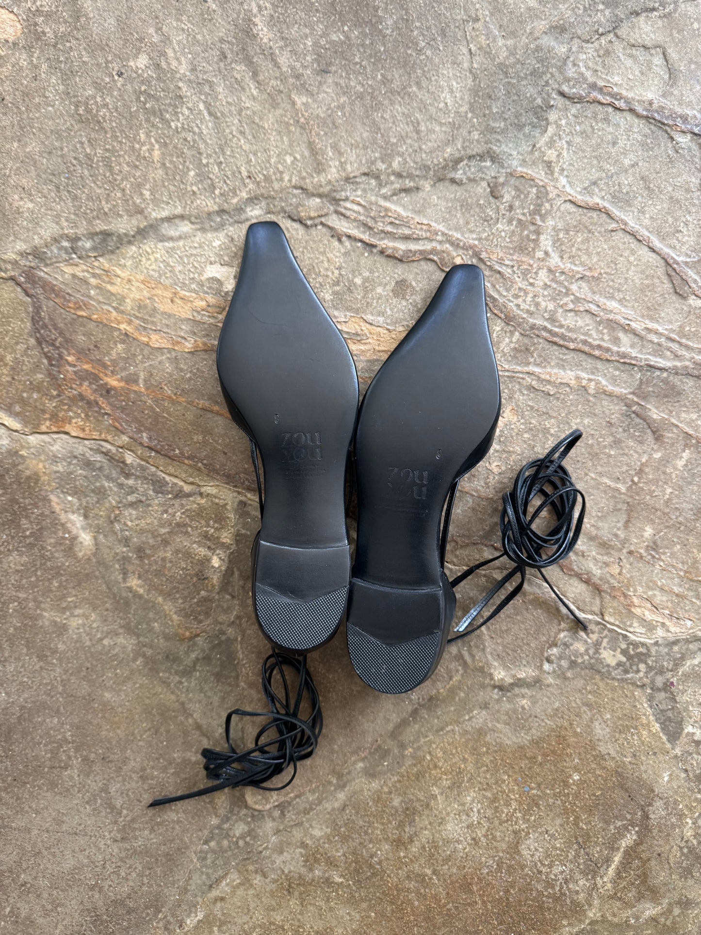Paloma Flat in Black Size 38
