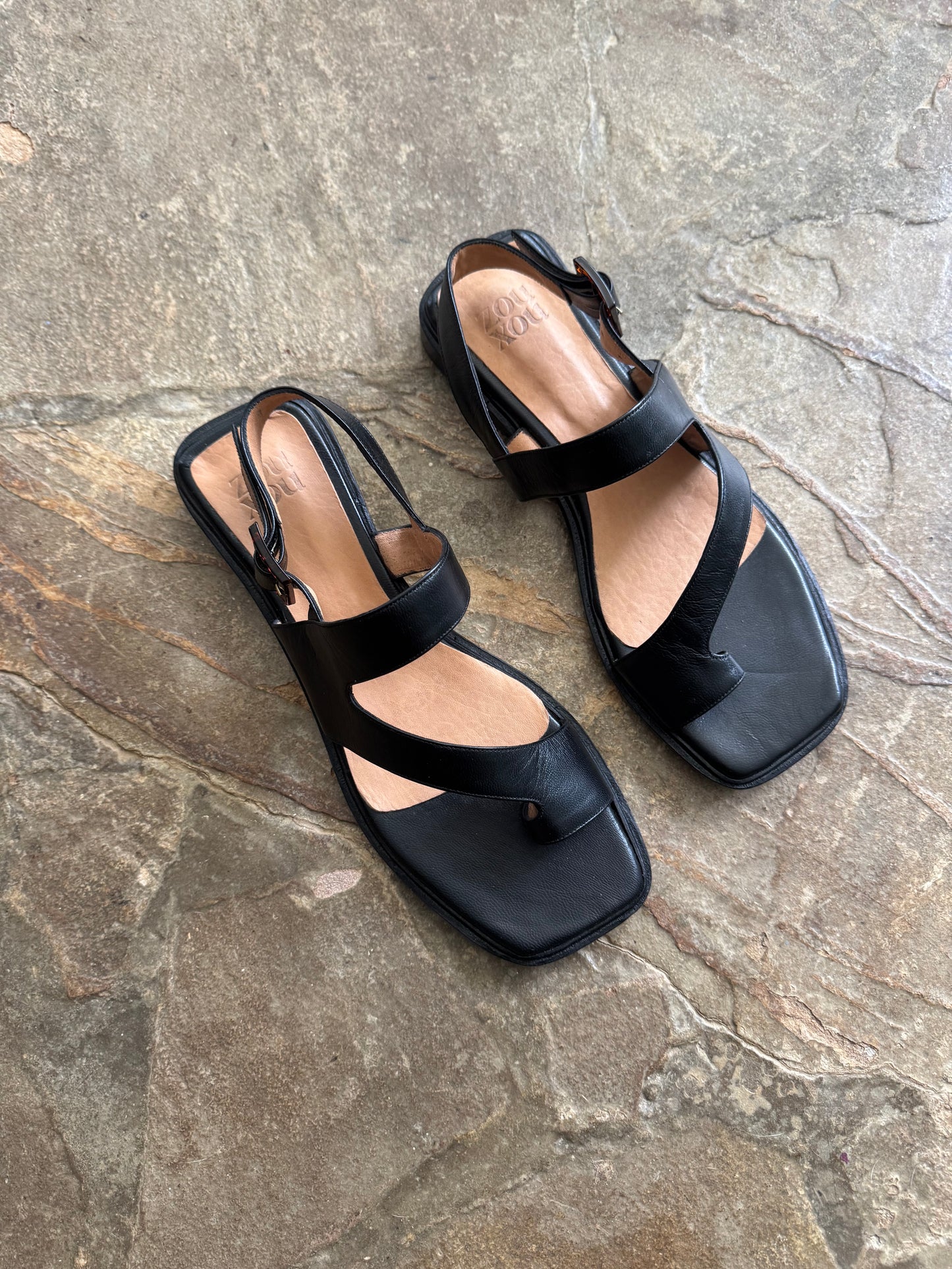 Anto Sandal in Black Size 42