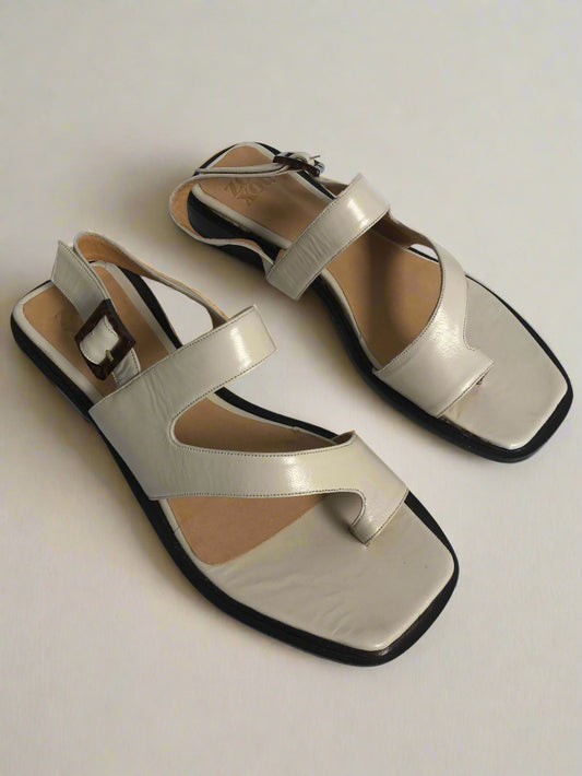 Anto Sandal in Marfil Size 41